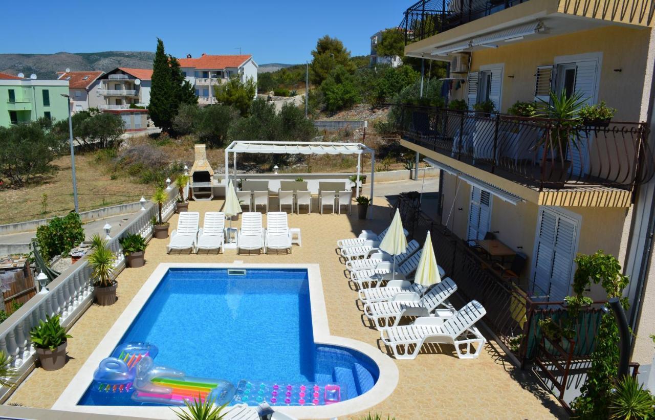 Apartments Curic Трогир Экстерьер фото
